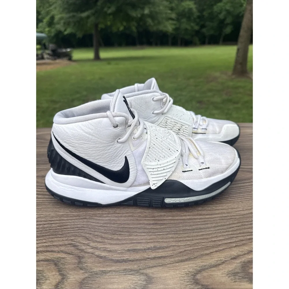 Nike Air Zoom Turbo Kyrie Irving Basketball Shoes White Men's Size 8.5 BQ4630-10